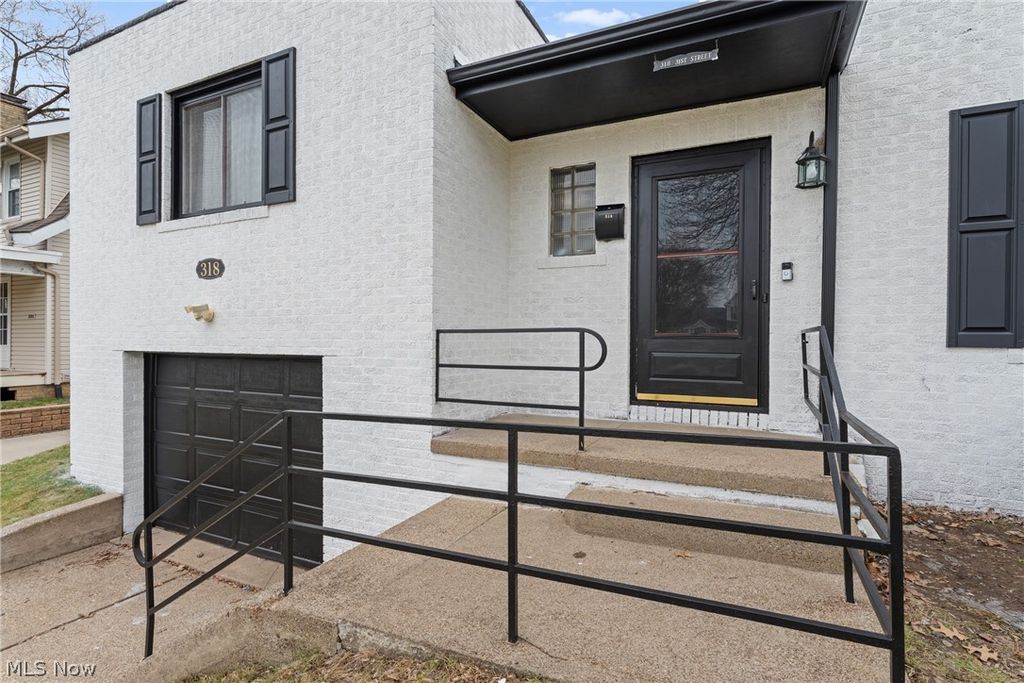 Photo of 318 31st Street NW, Canton, OH 44709 (MLS # 5194605)