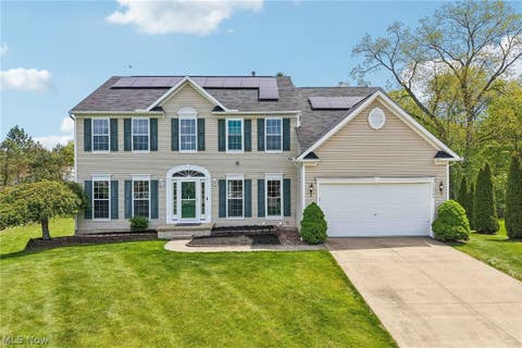 Homes For Sale - 16264 Selby Circle<br/> Strongsville, OH 44136