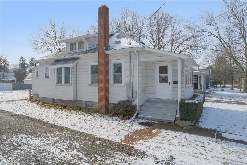 Photo of 219 W Central Avenue, Ravenna, OH 44266 (MLS # 5181411)