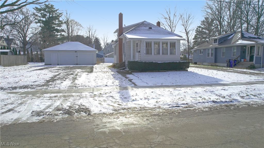 Photo of 219 W Central Avenue, Ravenna, OH 44266 (MLS # 5181411)