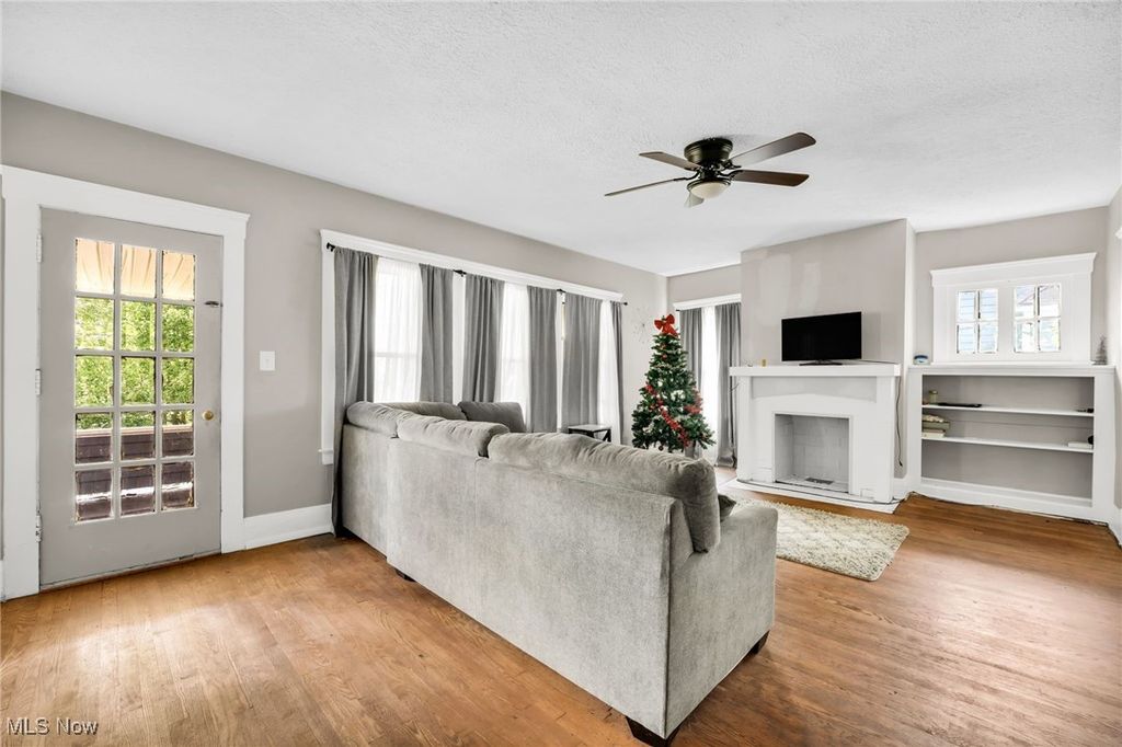 Photo of 1676 Glenmont Road, Cleveland Heights, OH 44118 (MLS # 5166748)