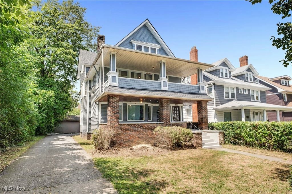 Photo of 1676 Glenmont Road, Cleveland Heights, OH 44118 (MLS # 5166748)