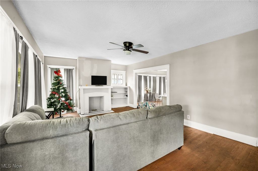 Photo of 1676 Glenmont Road, Cleveland Heights, OH 44118 (MLS # 5166748)