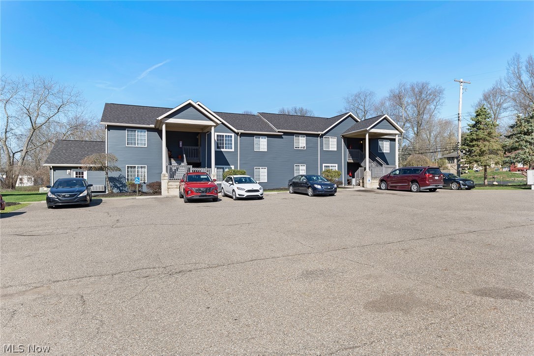 1894-1898 Springfield Lake Boulevard