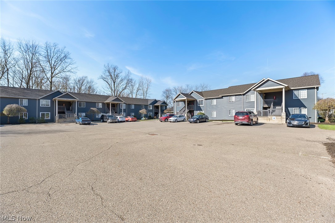 1894-1898 Springfield Lake Boulevard