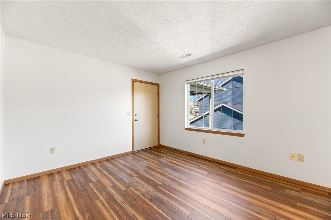 Springfield - Commercial Sale