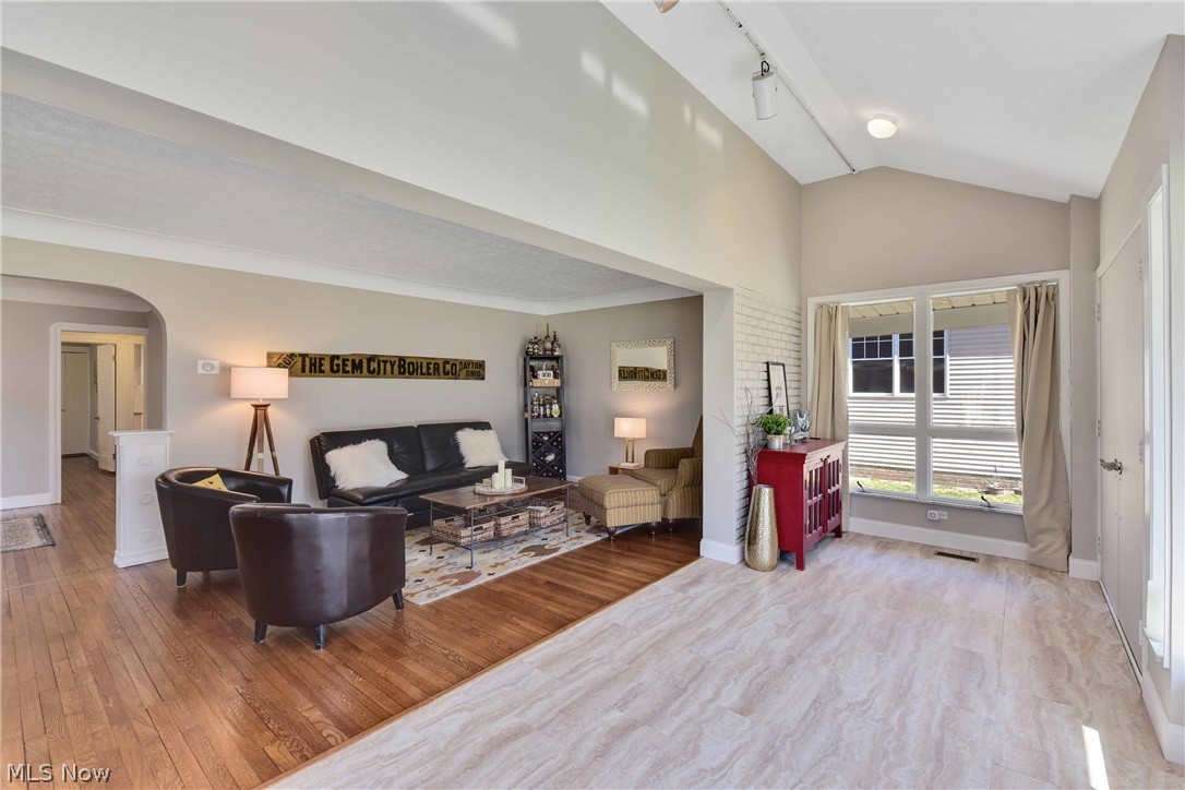 Meadow Lane Bldrs & Mdw Land - Residential