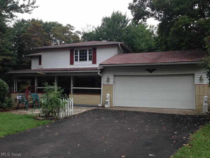 Nice 2 story 5 bedroom home in a country setting with 2 full baths that sets on 1.67 acres with a fenced in yard.