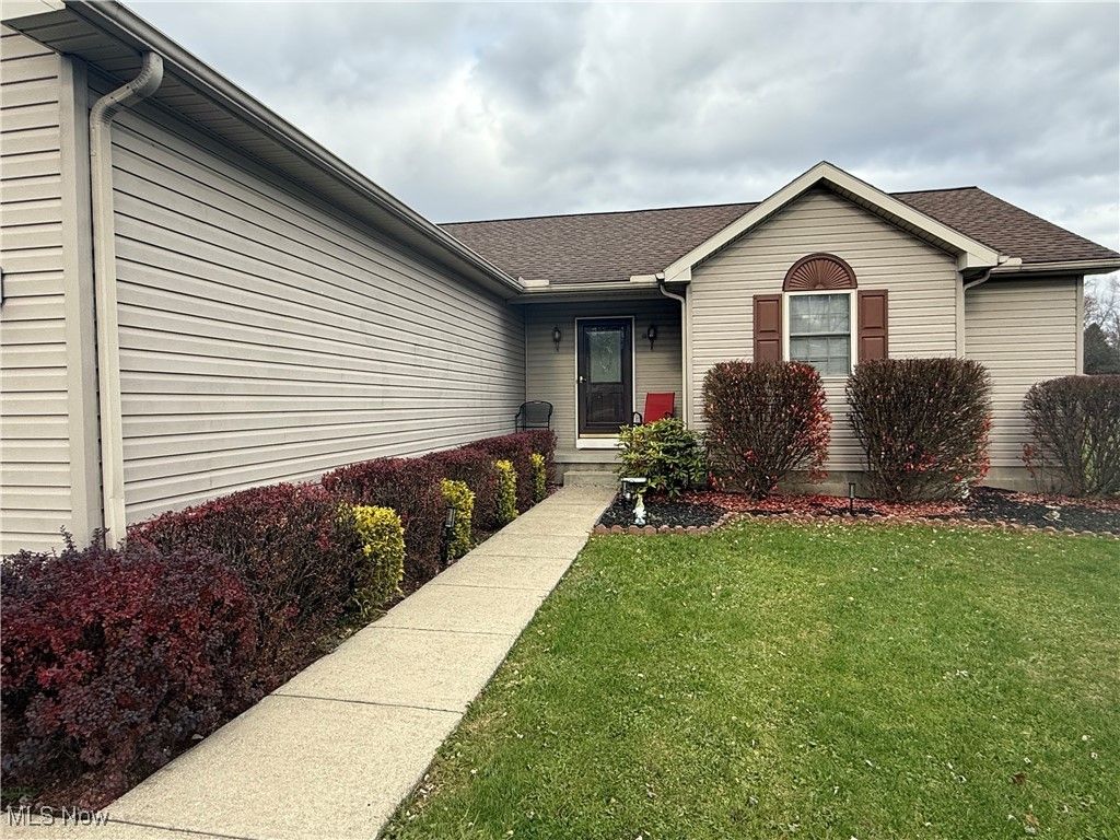 Photo of 416 State Road, Warren, OH 44483 (MLS # 5181909)