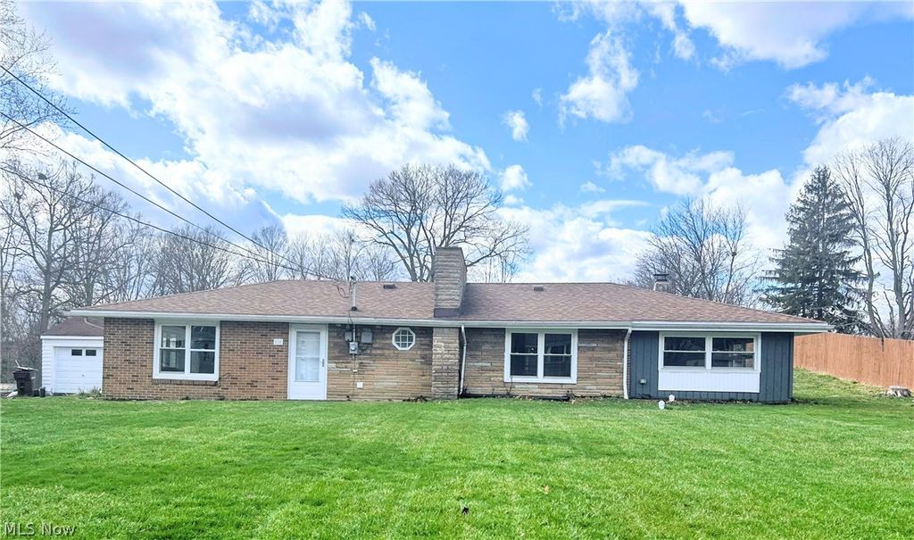 Photo of 558 Lessig Avenue, Springfield, OH 44312 (MLS # 5190213)