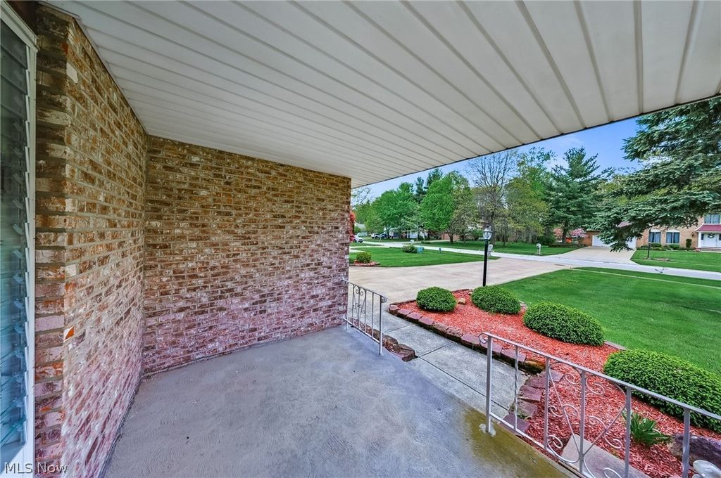Photo of 9841 Applewood Drive, North Royalton, OH 44133 (MLS # 5205824)