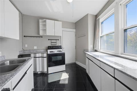 Tiny photo for 11430 Cedar Glen Parkway #B5, Cleveland, OH 44106 (MLS # 5239559)