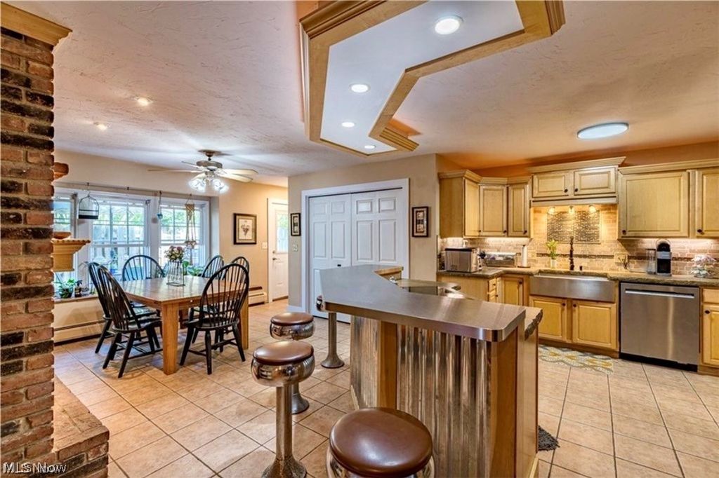 Photo of 8803 Evergreen Drive, Mentor, OH 44060 (MLS # 5204365)