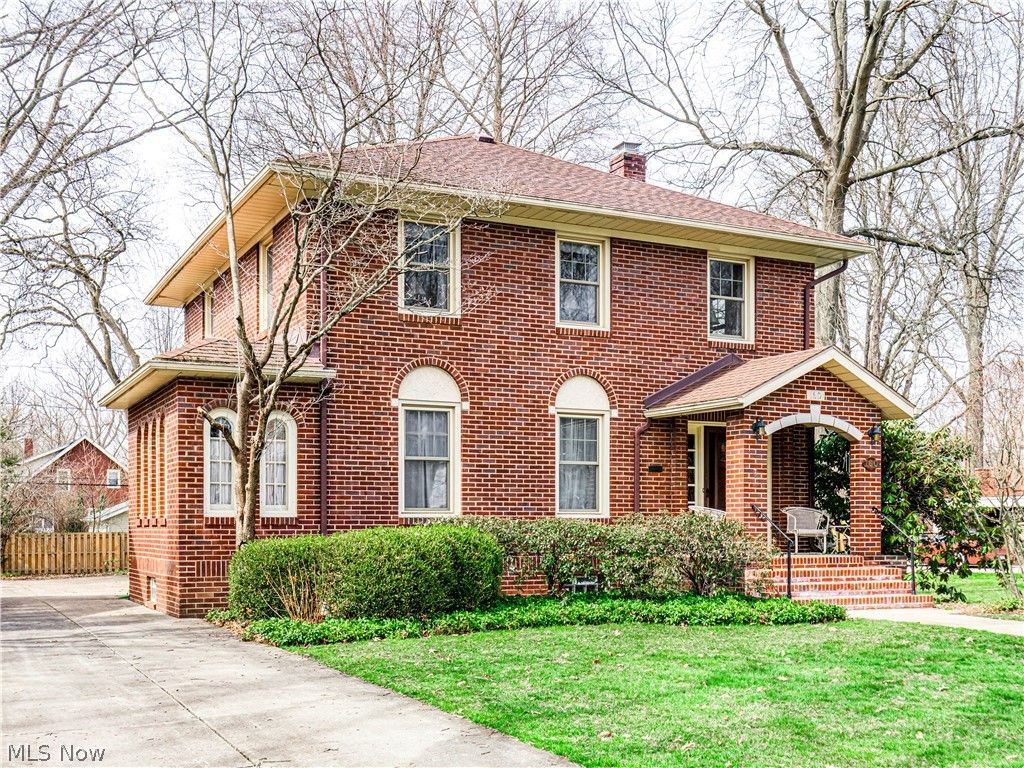 Photo of 160 Castle Boulevard, Akron, OH 44313 (MLS # 5199760)