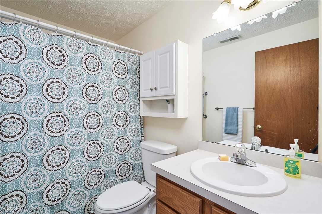 2169 Stonehenge Circle, Akron, Ohio image 16