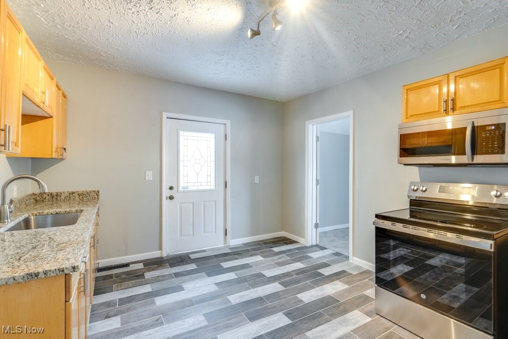 2613 Lexington Avenue, Lorain, Ohio image 5