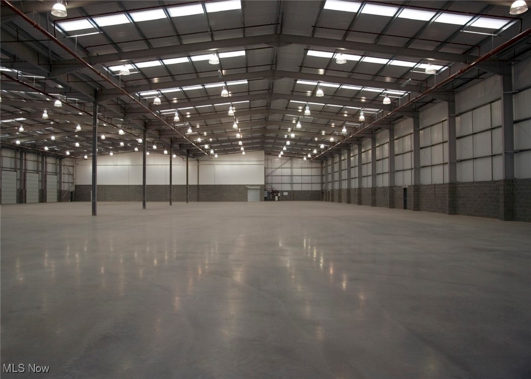 Warehouse 10,000+ square ft unit for lease. $12 per square foot. Photo of inside is NOT the unit for lease. Owner will build to suit. Loading docks for all kinds of trucks, secured facility, restrooms, refrigeration storage if needed. Endless possibilities for this space in a 13 unit complex! Do not miss out on this opportunity, schedule your showing today!