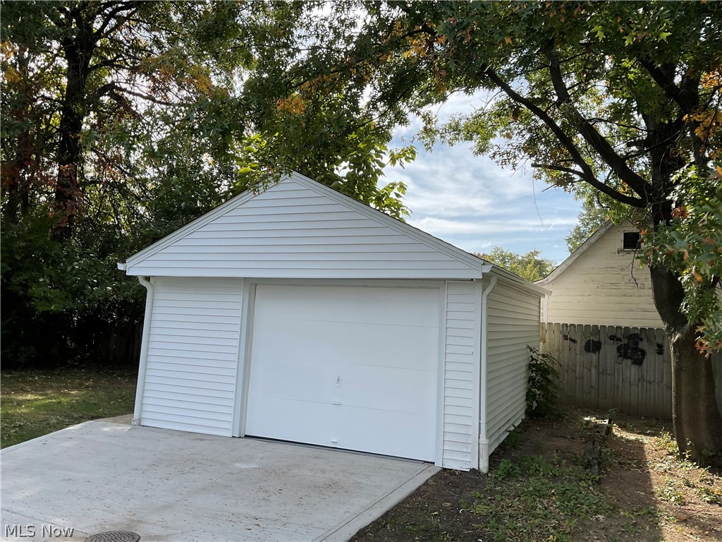 M J Mixs - Residential