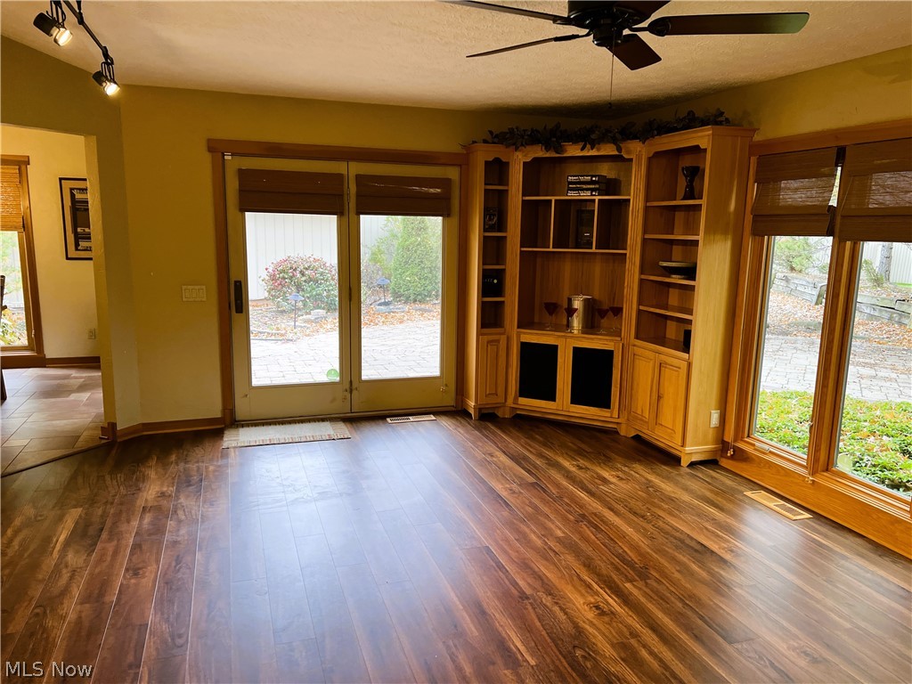 Meadowood 01 Ph 03 - Residential