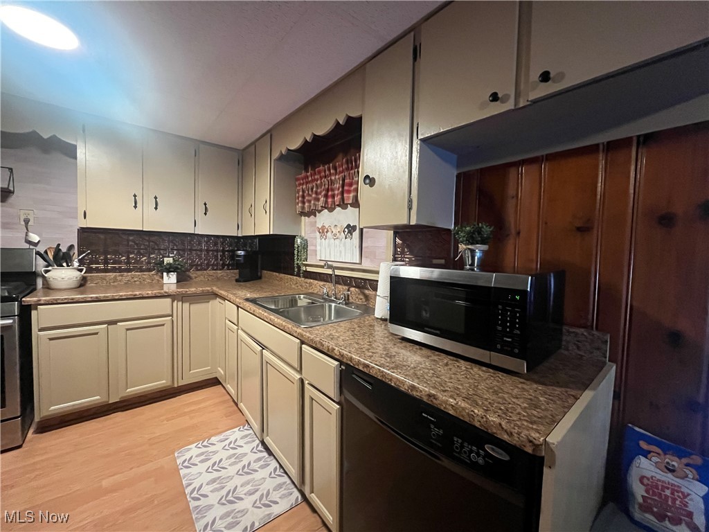 1641 Sharon Avenue, Zanesville, Ohio image 4
