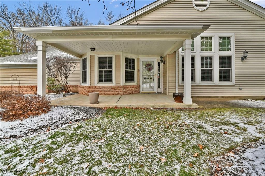 Photo of 12 Community Drive, Avon Lake, OH 44012 (MLS # 5177066)