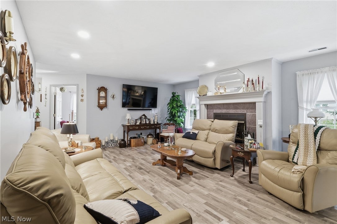 310 Bridgewater Lane
