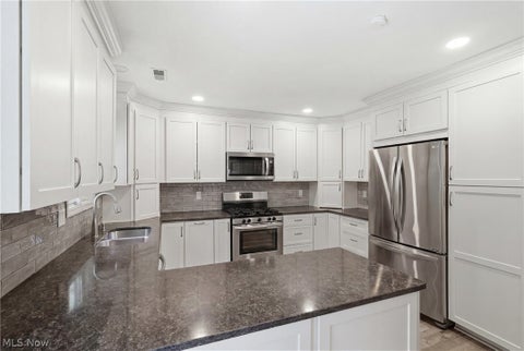Tiny photo for 310 Bridgewater Lane, Chardon, OH 44024 (MLS # 5255574)
