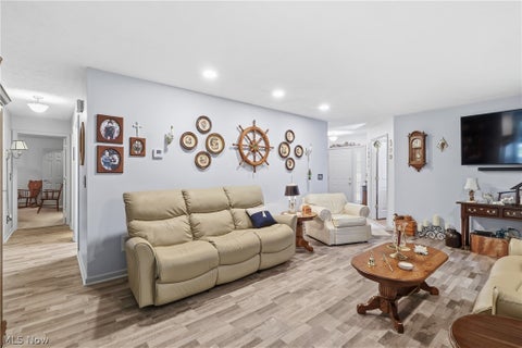 Tiny photo for 310 Bridgewater Lane, Chardon, OH 44024 (MLS # 5255574)