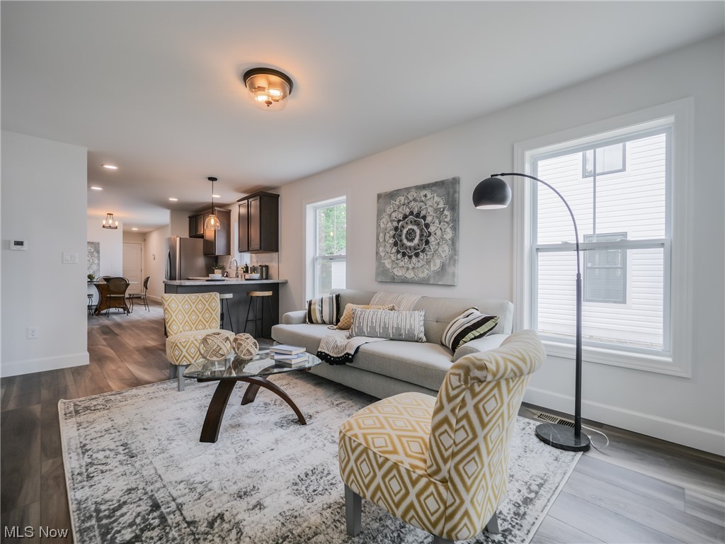 Brentwood Village 03/R Dvoraks - Residential