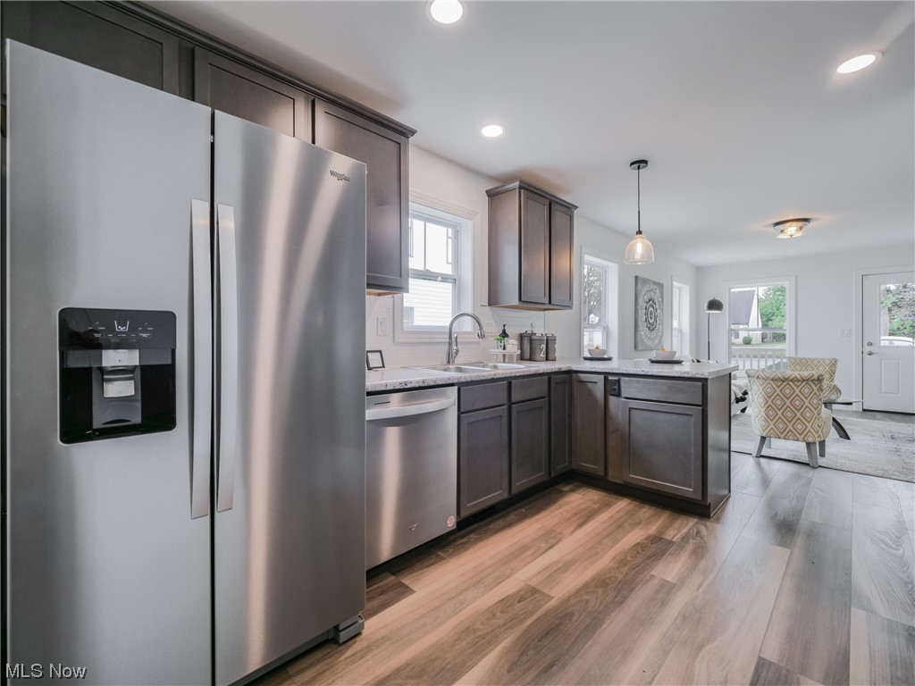 Brentwood Village 03/R Dvoraks - Residential