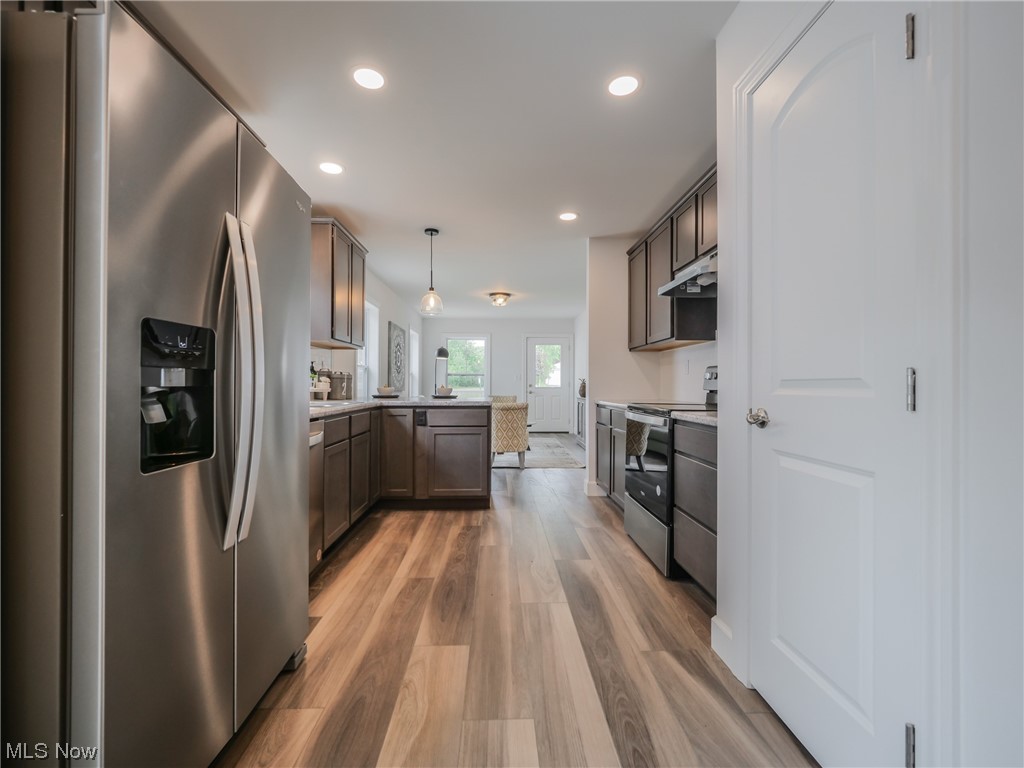 Brentwood Village 03/R Dvoraks - Residential