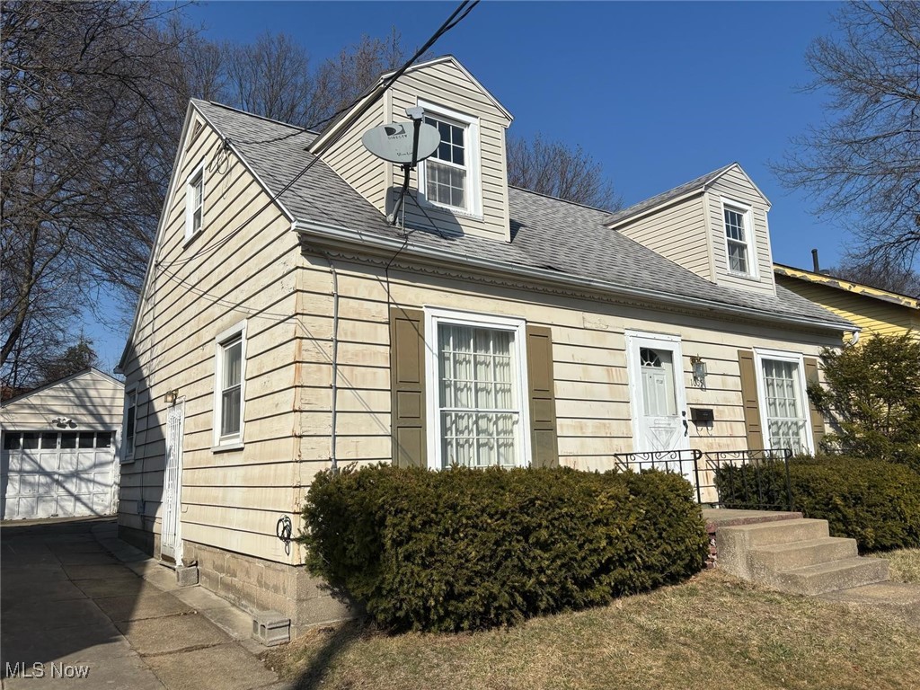 1055 Whittier Avenue, Akron, Ohio image 2