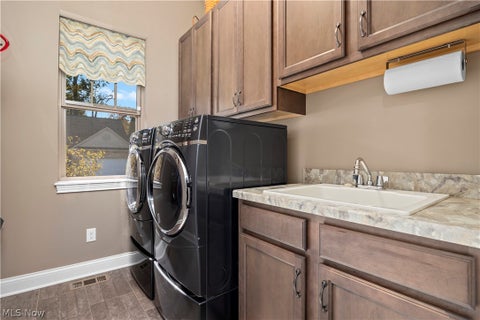 Tiny photo for 802 Shadow Creek Trail, Amherst, OH 44001 (MLS # 5255194)