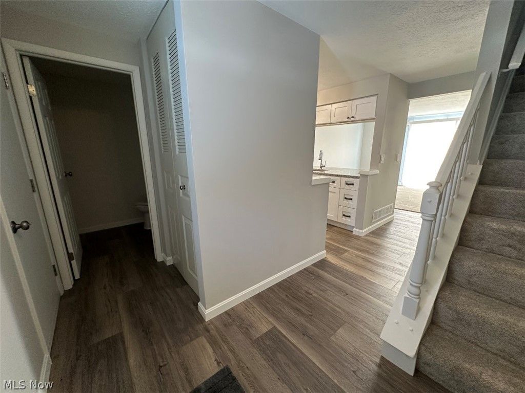 Photo of 9632 E. Idlewood Drive, Twinsburg, OH 44087 (MLS # 5210684)