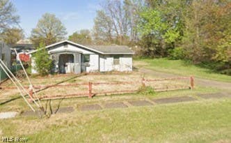 Homes For Sale - 755 Tuttle Street St<br/> Washington County, Belpre, OH 45714