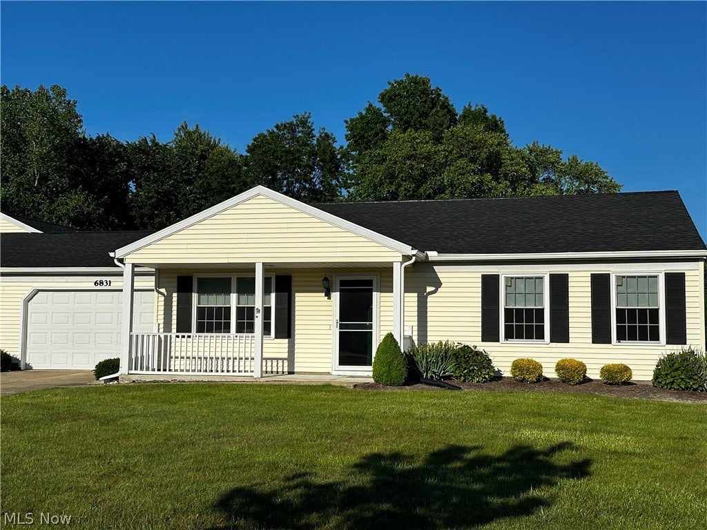 Photo of 6831 Farmingdale Lane, Mentor, OH 44060 (MLS # 5216829)