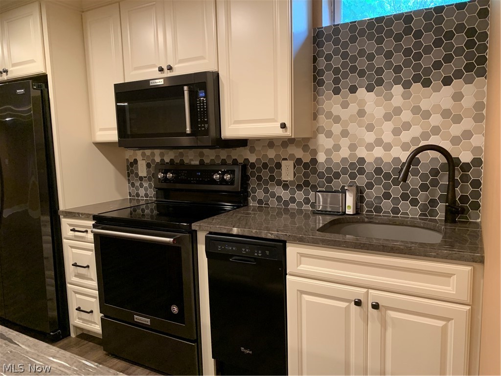 Laurel Woods - Residential Lease
