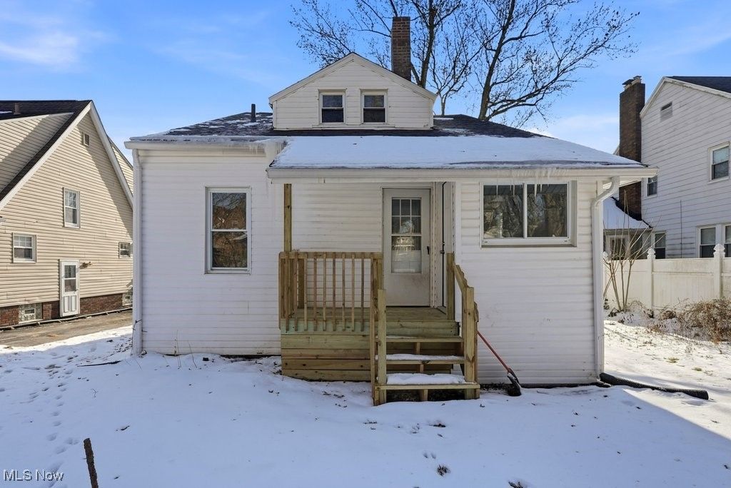 Photo of 1581 Hillside Terrace, Akron, OH 44305 (MLS # 5171068)