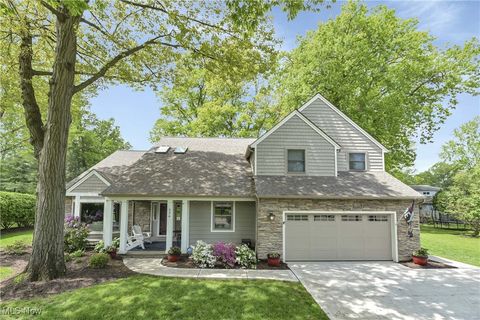 236 Seaward Way Avon Lake OH 44012