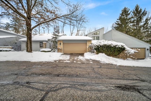 3755 Walnut Court #G3, Orange, Ohio image 3