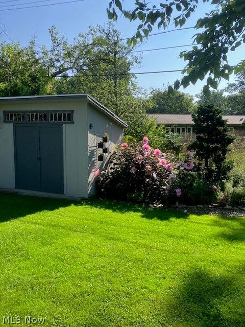 Tiny photo for 463 Queenswood Drive, Bay Village, OH 44140 (MLS # 5202965)