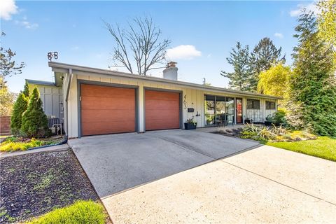 Tiny photo for 463 Queenswood Drive, Bay Village, OH 44140 (MLS # 5202965)