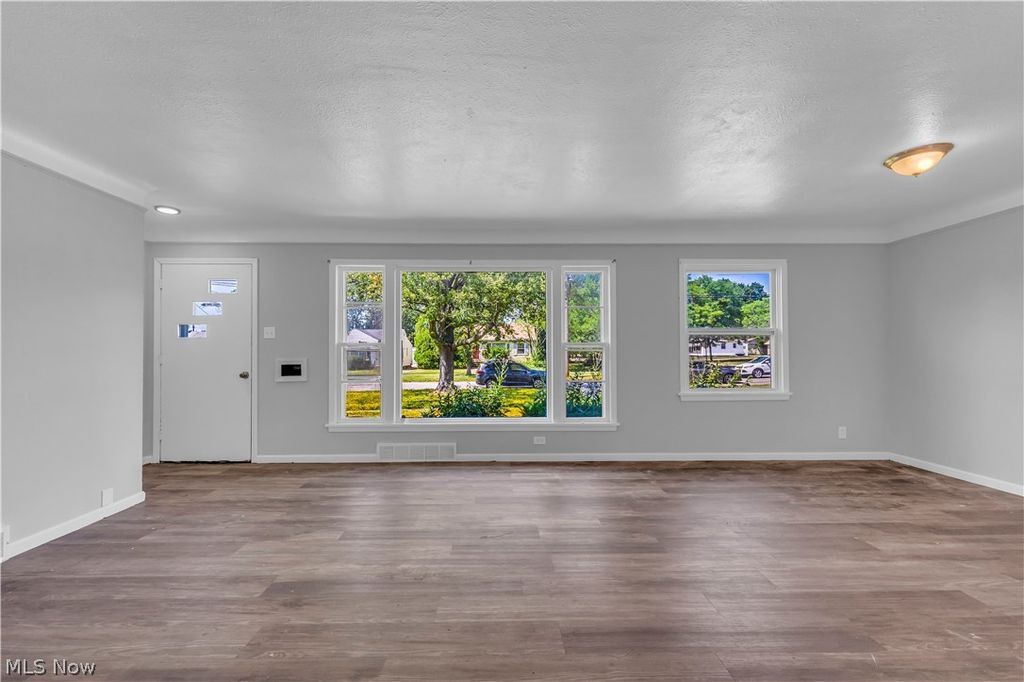 Photo of 18304 Garden Boulevard, Warrensville Heights, OH 44128 (MLS # 5225542)