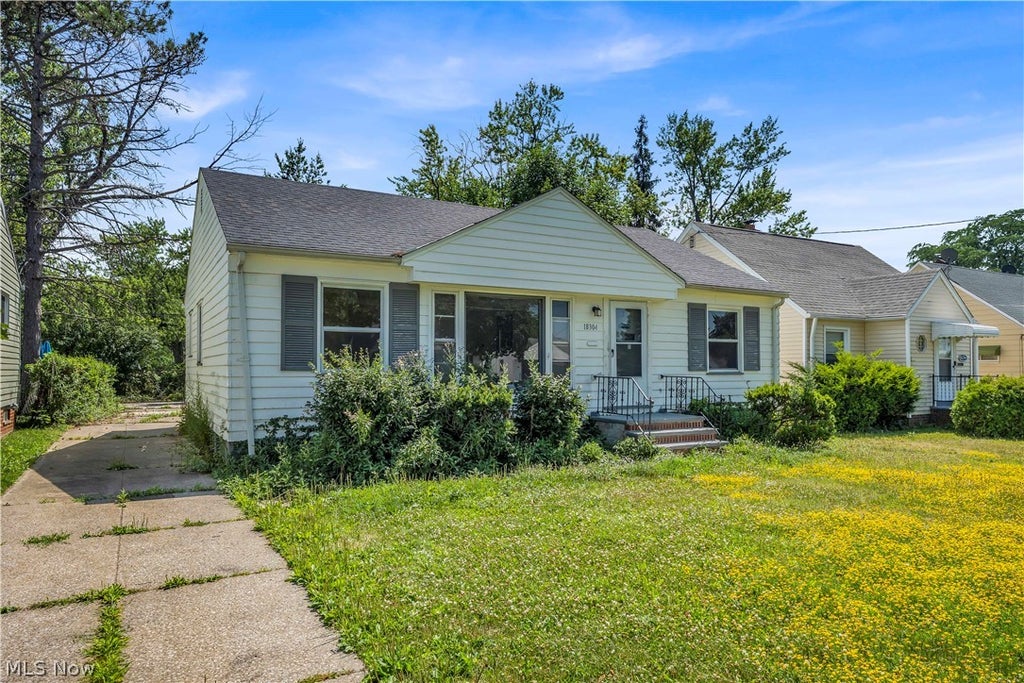 Photo of 18304 Garden Boulevard, Warrensville Heights, OH 44128 (MLS # 5225542)