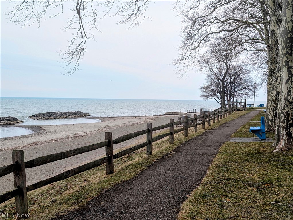 Madison-On -The-Lake - Land