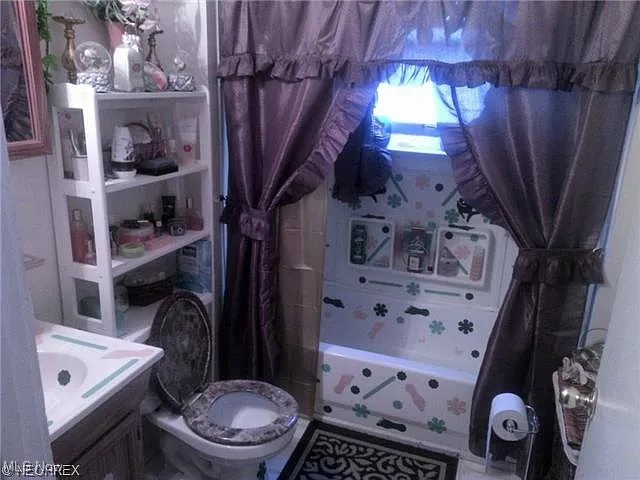 W J Crawford & Jas Parmelees - Residential Lease