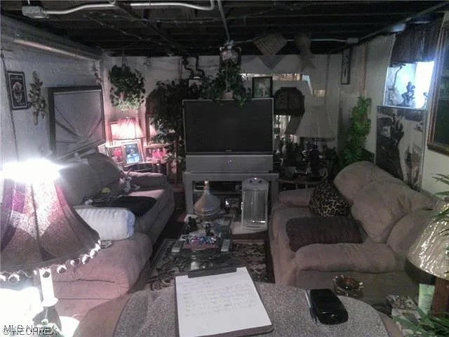 W J Crawford & Jas Parmelees - Residential Lease