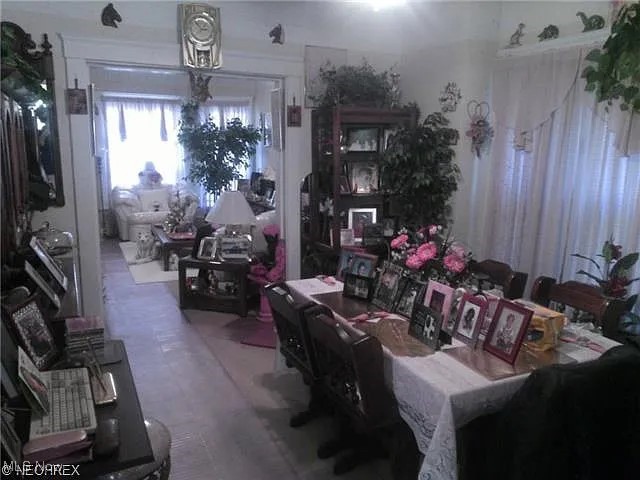 W J Crawford & Jas Parmelees - Residential Lease