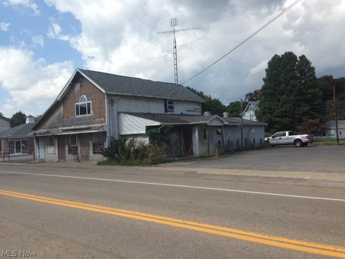 Absolute auction, all sells to the highest bidder on location: MONDAY – OCTOBER 20, 2014 – 12 NOON Fire Damaged Commercial Building
“Former Silver Dollar Bar & Restaurant”
2200 Sq. Ft. Building – Black Top Parking
TERMS ON REAL ESTATE: 10% down auction day, balance due at closing. Buyer's premium of 10% to be added to the final bid to establish the purchase price. Any desired inspections must be made prior to bidding. All information contained herein was derived from sources believed to be correct.