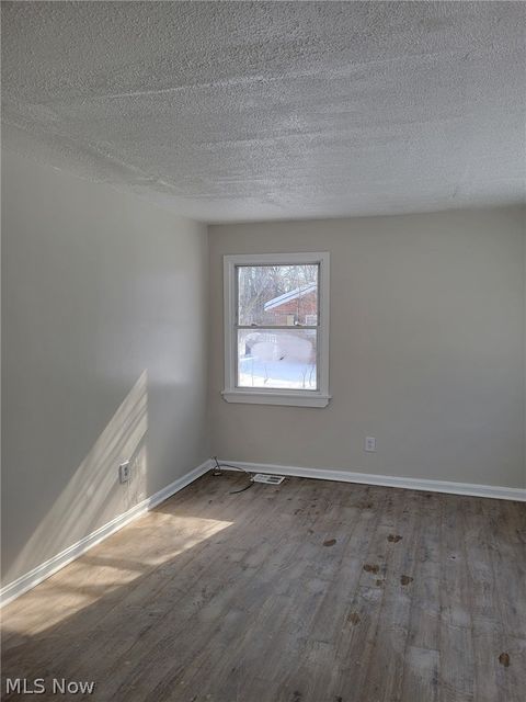 Tiny photo for 4821 E 173 Street, Cleveland, OH 44128 (MLS # 5186483)